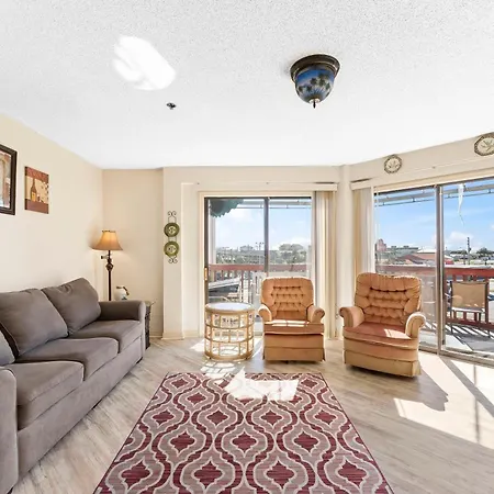 1302B St Thomas Square Apartment
